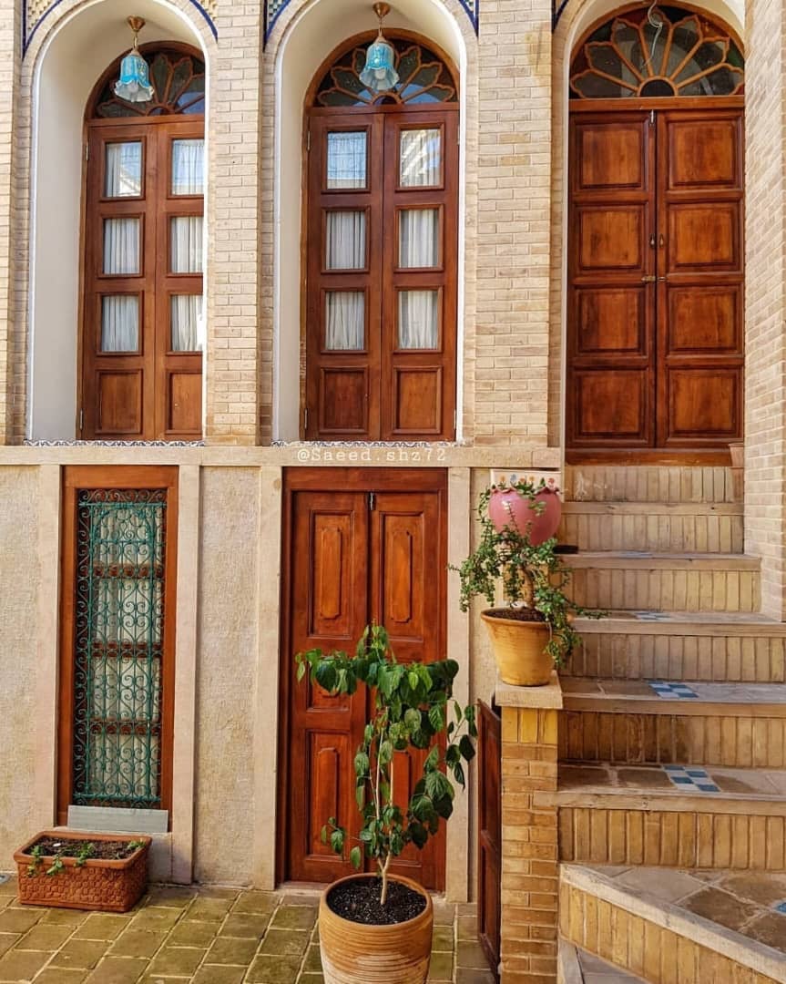 همه چیز در مورد درب و پنجره چوبی به سبک سنتی