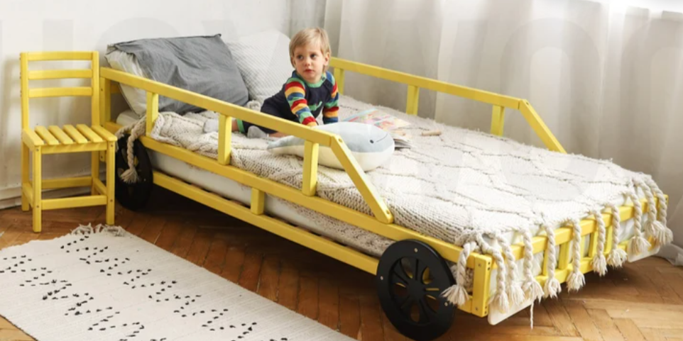تخت خواب چوبی کودک مدل ماشینی